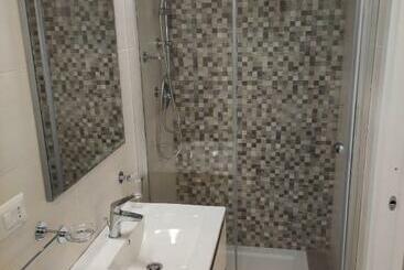 تختخواب و صبحانه Mareluna Rooms