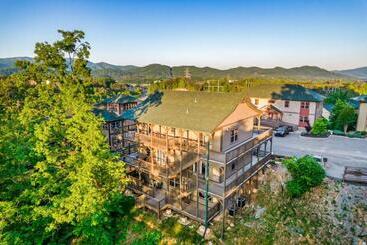 Holiday Special, Theater, Hot Tub, Game Room, 5mins To Dollywood