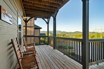 Holiday Special, Theater, Hot Tub, Game Room, 5mins To Dollywood