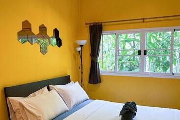 ホテル โรงแรมบ้านเพิ่มสุข อิมแพ็ค เมืองทอง