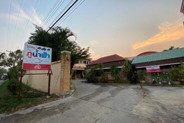 โรงแรมภูน้ำฟ้า   Phunumfha Hotel ชุมแพ