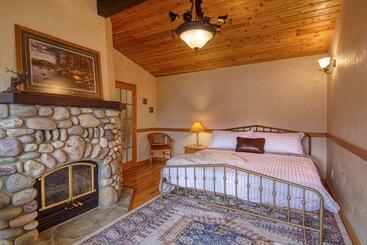 Mountain Retreat, Panoramic Lake Views