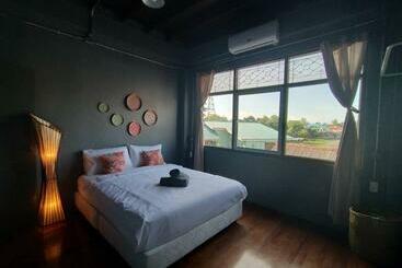 پانسیون Tharuadaeng Old City Ayutthaya ท่าเรือแดง กรุงเก่า อยุธยา