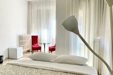 پانسیون Via Del Corso Room&suite