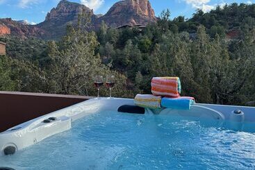 3 Acre Private Designer Villa Borders Forest Forever Views!