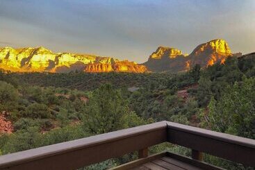 3 Acre Private Designer Villa Borders Forest Forever Views!