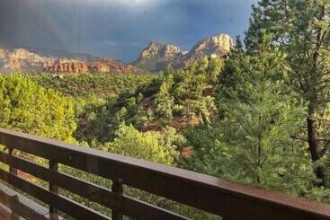 3 Acre Private Designer Villa Borders Forest Forever Views!