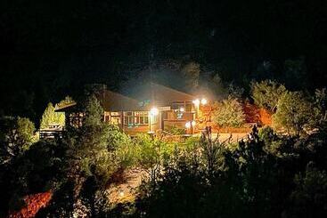 3 Acre Private Designer Villa Borders Forest Forever Views!
