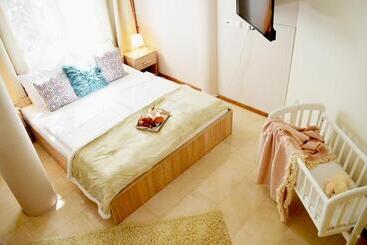 تختخواب و صبحانه Gyula Wellness Villa
