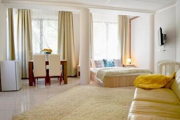 تختخواب و صبحانه Gyula Wellness Villa