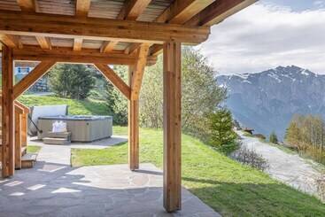 Crystal De Neige Luxury Chalet Spa & Jacuzzi