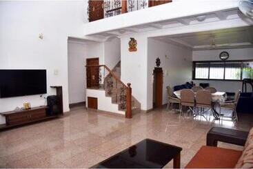 Farm Feels 4bhk