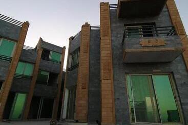 هتل Diamond Dahab House
