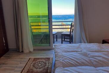 هتل Diamond Dahab House