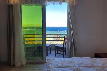 هتل Diamond Dahab House