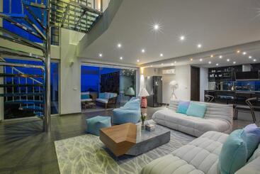 هتل Panoramic Duplex Studio