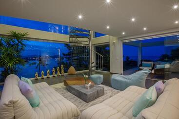 هتل Panoramic Duplex Studio