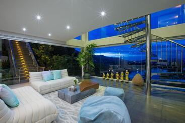 هتل Panoramic Duplex Studio