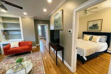 Luxury Executive Suite Harvard Allston 3 Bedrooms 2 Baths