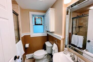 Luxury Executive Suite Harvard Allston 3 Bedrooms 2 Baths