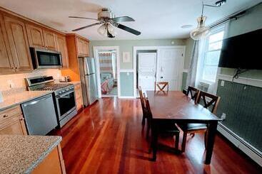 Luxury Executive Suite Harvard Allston 3 Bedrooms 2 Baths