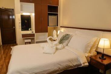 پانسیون Amigos Dauin Hostel
