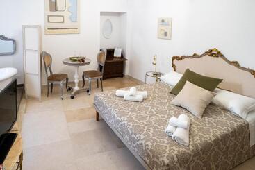 Пансион Corte Pietrantica   Charming Rooms & Suites