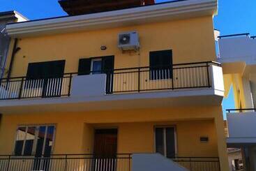 پانسیون Villa Del Mare