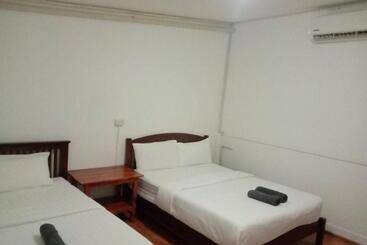 استراحتگاه Buddies Loft Samet