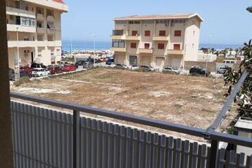 Suite Fronte Spiaggia 50m Dalla Spiaggia