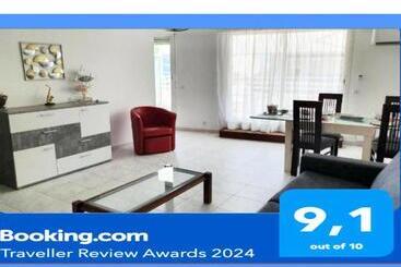 Royal Palm Juan Les Pins Appartement 53m2 Avec Terrasse Ensolleillée 5e Dernier étage 200m De La Pl