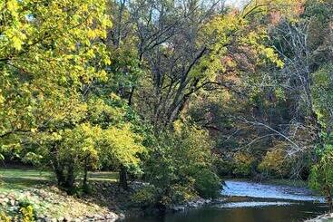 Hanky Panky 1 Bedroom On The River Pet Friendly With Fee Free Activity Tickets!