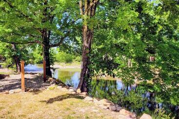 Hanky Panky 1 Bedroom On The River Pet Friendly With Fee Free Activity Tickets!