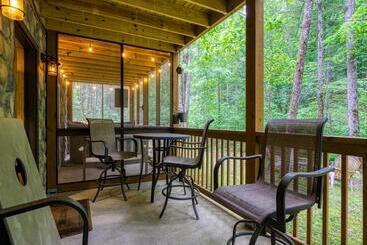 Hidden Cove Cabin