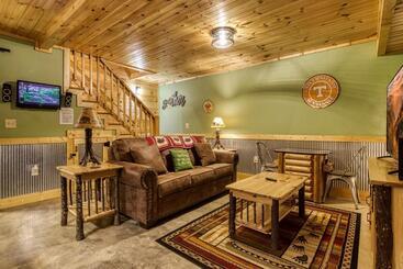 Hidden Cove Cabin