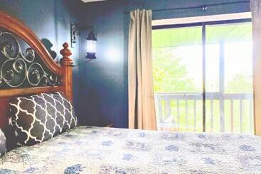 Hillbilly Hilton Pet Friendly Sleeps 4 Free Tickets Mountain View