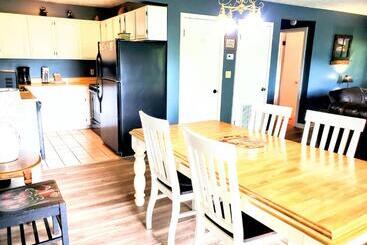 Hillbilly Hilton Pet Friendly Sleeps 4 Free Tickets Mountain View