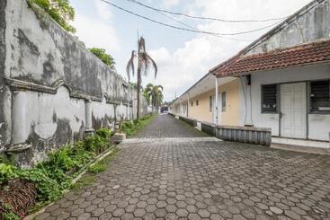 Reddoorz At Hotel Padjajaran Tasikmalaya