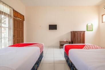 Reddoorz At Hotel Padjajaran Tasikmalaya