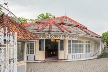 Reddoorz At Hotel Padjajaran Tasikmalaya