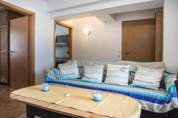 Neue Reihe 8 Wohnung Links