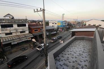 펜션 บ้านพรศรี Homestay
