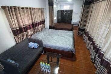 펜션 บ้านพรศรี Homestay