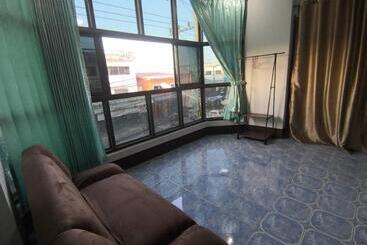 펜션 บ้านพรศรี Homestay