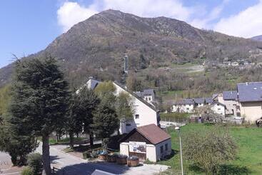 Saint Lary Ski, Rando, Thermes, Balades Et Repos !