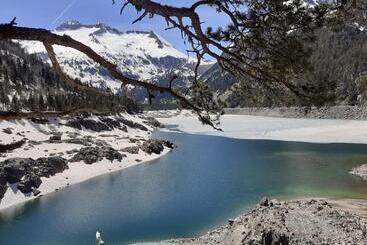 Saint Lary Ski, Rando, Thermes, Balades Et Repos !