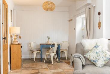 Windsor Cottage   Bolthole In The Heart Of Cn!