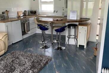 Cosy Beach Chalet