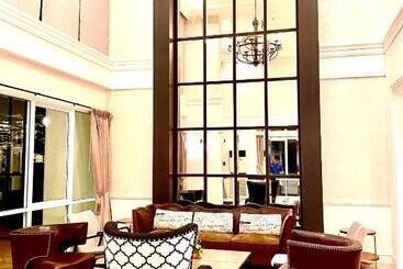 هتل Courtyard Khaoyai