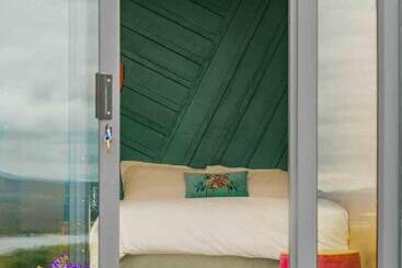 Oaklane Glamping Cabins